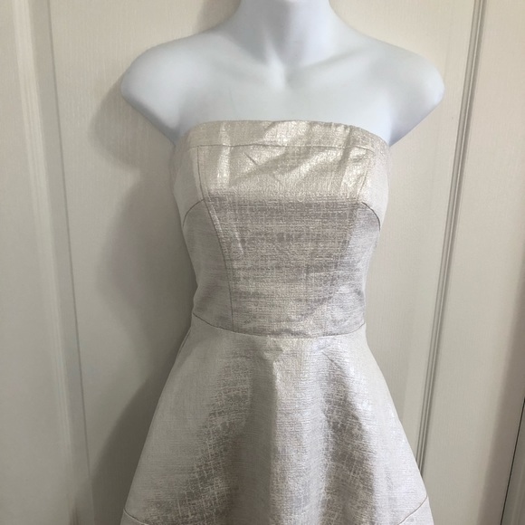 Express Dress - Picture 6 of 8